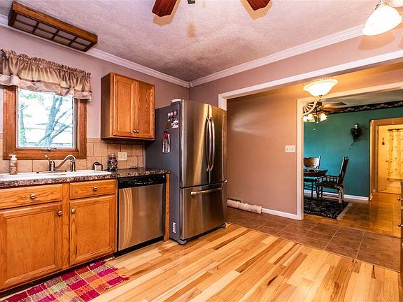 4th image of 2110 W Glen Ave