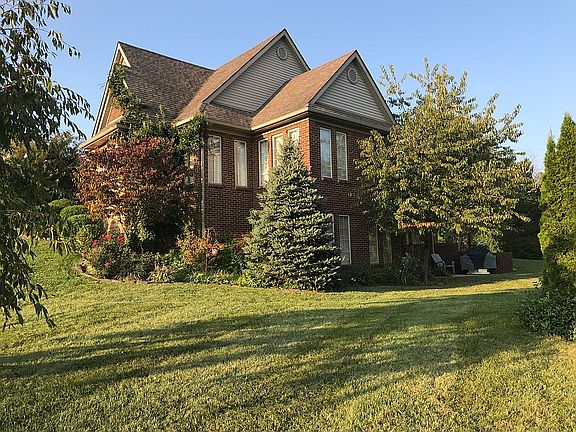 2nd image of 312 Carriage Hill Ct