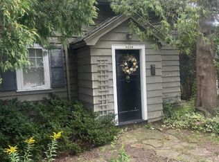 6224 N Lydell Ave, Whitefish Bay, WI 53217