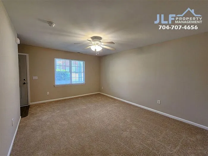 2504 S Ridge Ave — Photo 3