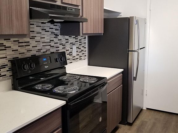 4th image of 3806 Levee Cir W APT 221
