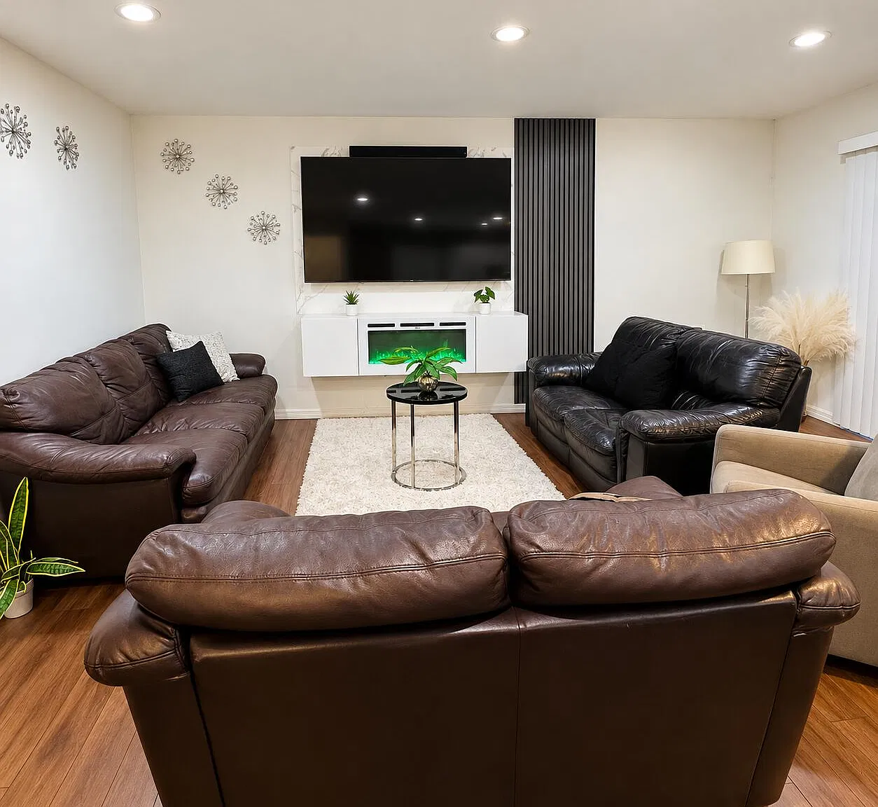 2 bed, 2.0 bath, 1080 sqft, $2,200 — Photo 2