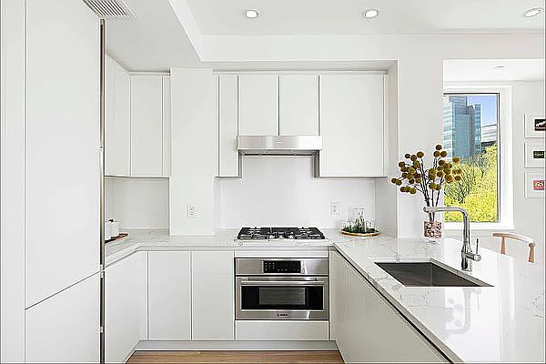 1st image of 320 W 135th St #7C