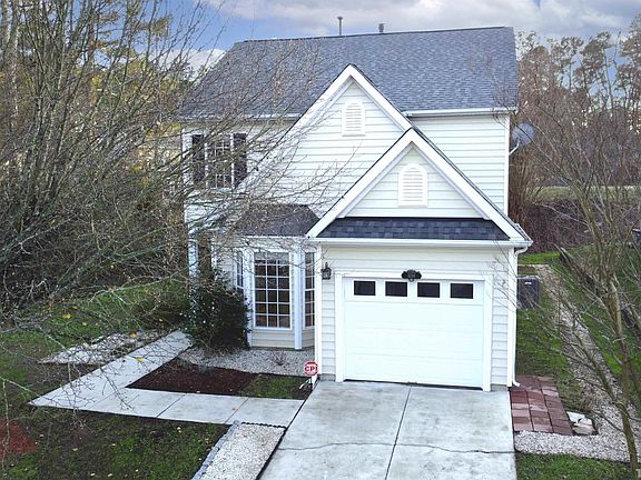 2nd image of 1016 Southwest Dr