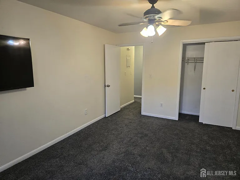 143 College Dr — Photo 7