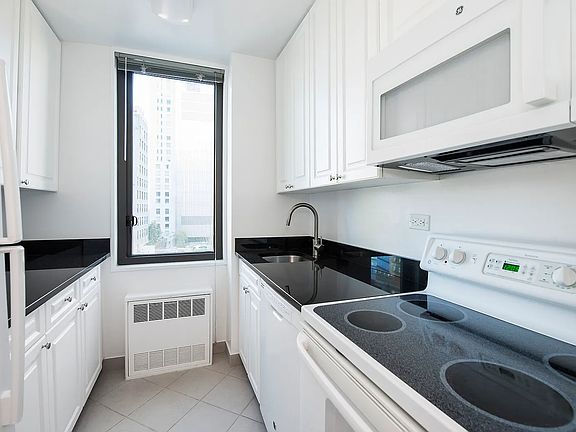 5th image of 211 W 56th St #M17