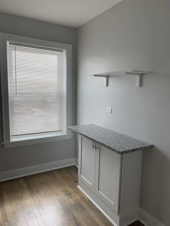 2 bed, $1,800 — Photo 3