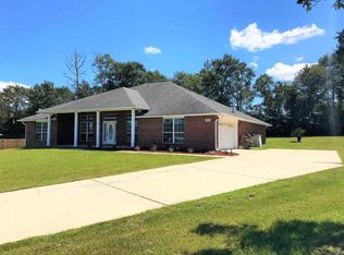 860 Chesapeake Trl, Cantonment, FL 32533