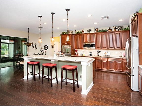 4th image of 15606 Howell Park Ln