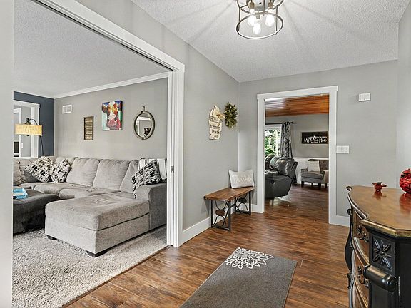 5th image of 1555 Cardinal Dr