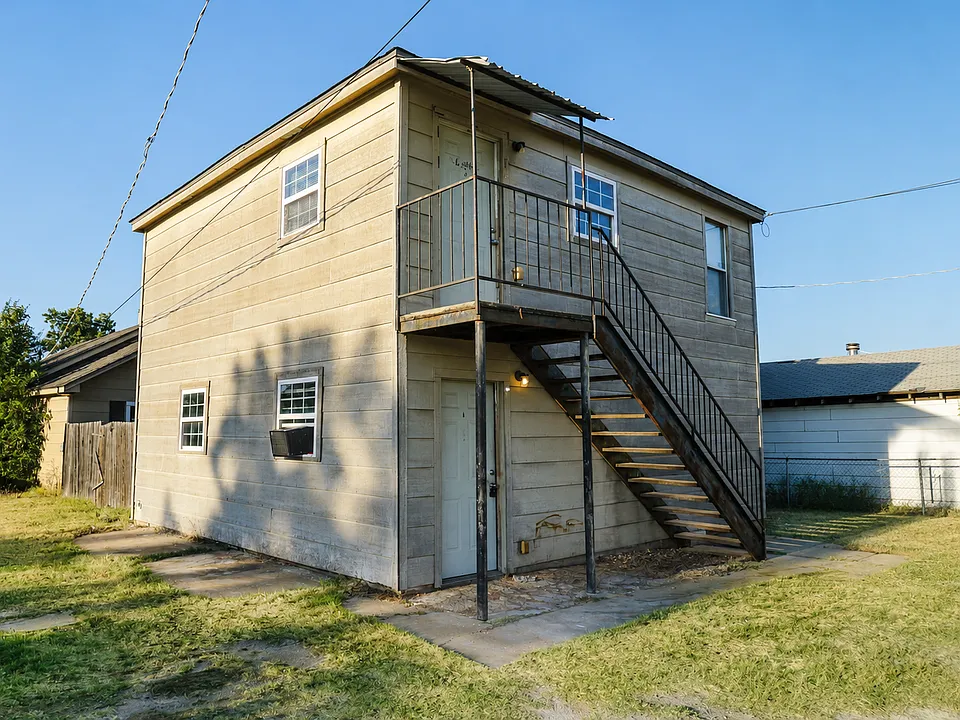 7 NW 15th St #A