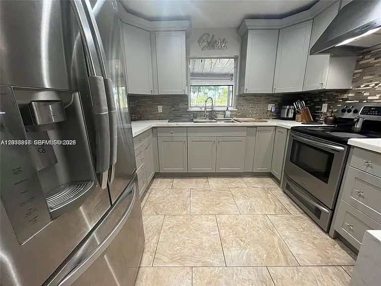 3421 SW 12th Ct — Photo 7