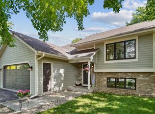 216 Wildhurst Rd, Waconia, MN 55387