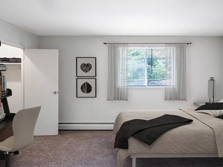 Warwick Terrace Apartment Homes — Photo 5