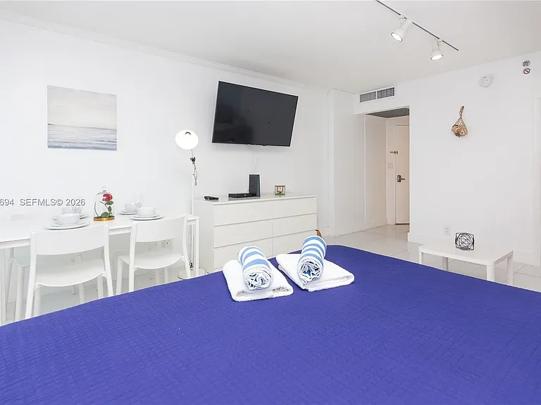 5445 Collins Ave #908 — Photo 9