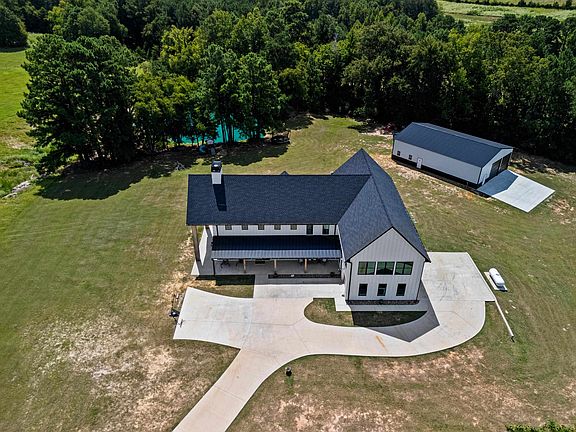 3rd image of 2085 Dave Wilson Rd