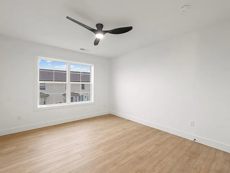 3708 Lighthouse Pointe — Photo 25
