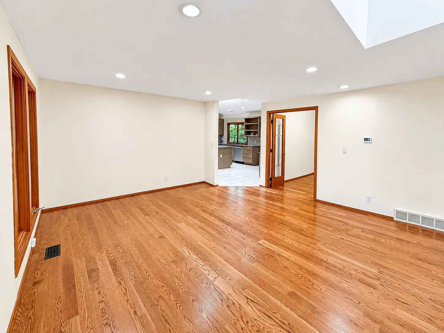 5 bed, 2620 sqft, $6,000 — Photo 3