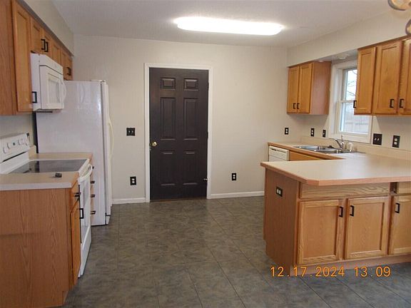 2nd image of 8738 Hazelwood Dr