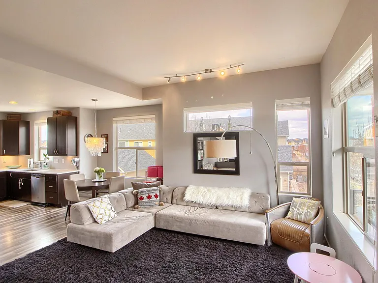3045 Geneva St — Photo 10