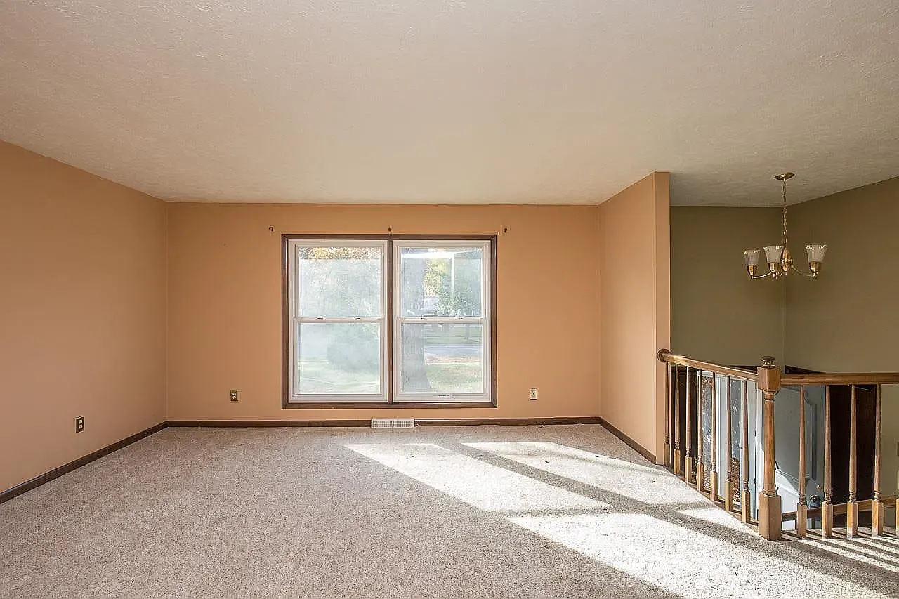 3 bed, 2.5 bath, 2400 sqft, $1,800 — Photo 4