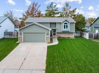 2321 S Rutledge Cir, Wichita, KS 67209