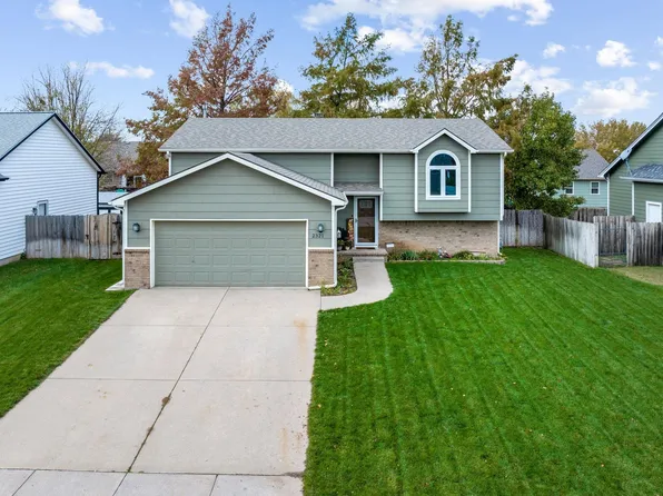 2321 S Rutledge Cir, Wichita, KS 67209