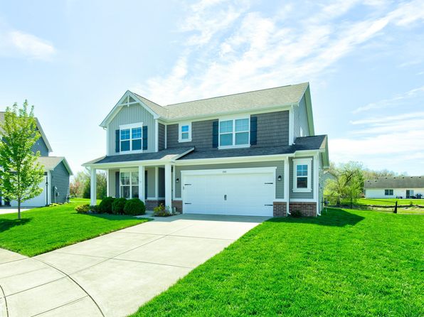 745 S Summerhaven Ct, New Palestine, IN 46163