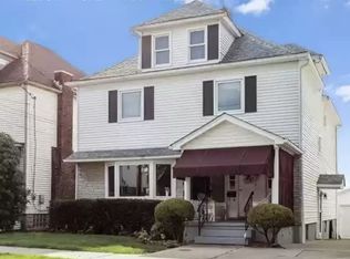 511 Franklin Ave, Vandergrift, PA 15690