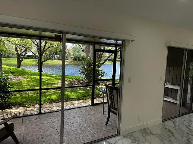2173 Discovery Cir W — Photo 6