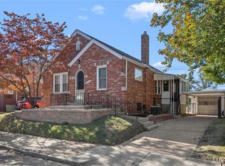 5230 Sunshine Dr, Saint Louis, MO 63109