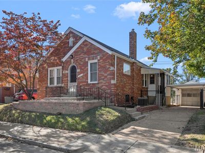 5230 Sunshine Dr, Saint Louis, MO, 63109