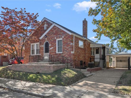 5230 Sunshine Dr, Saint Louis, MO 63109