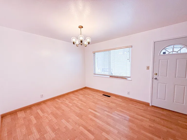 5436 Fresno Ave — Photo 13
