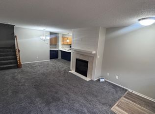 7 Driveway, Elk River, MN 55330