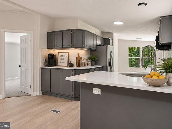 3rd image of 5333 Wilton Ln