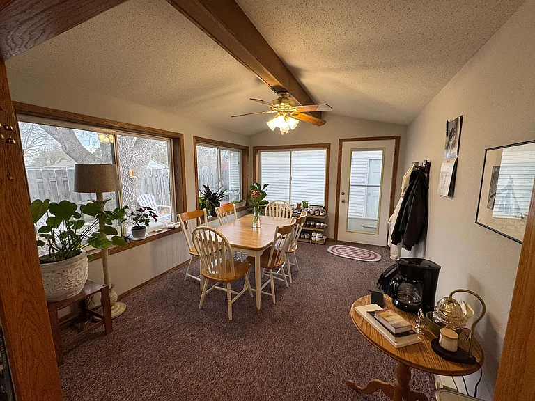 1403 Orchard Dr — Photo 4