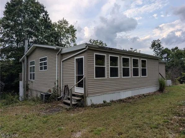 13683 E Pike Rd, Cambridge, OH 43725