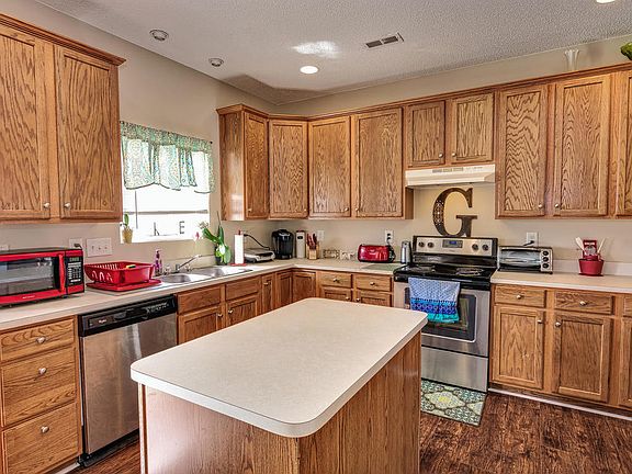 3rd image of 2192 Edenderry Dr