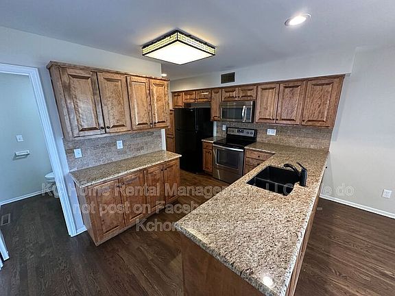 4th image of 6633 W 151st Pl