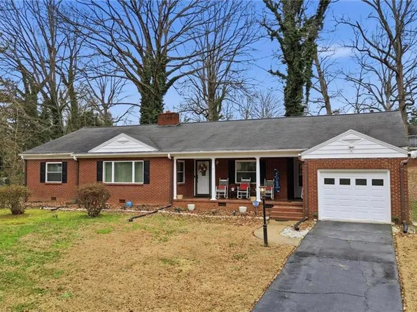 422 Woodsway Dr, Lexington, NC 27292