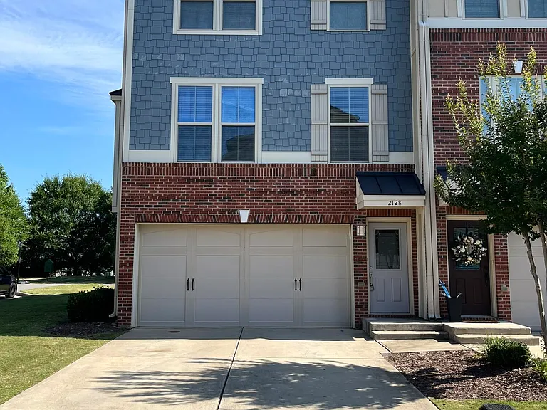 2128 Whitesmith Dr — Photo 2