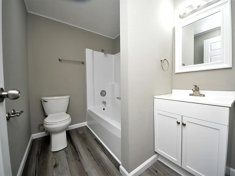 307 Granada Dr — Photo 15