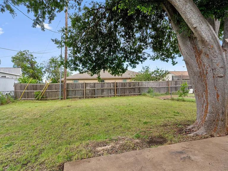 2805 Davis St #A — Photo 10