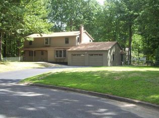 4 Collins Ct, Ballston Lake, NY 12019