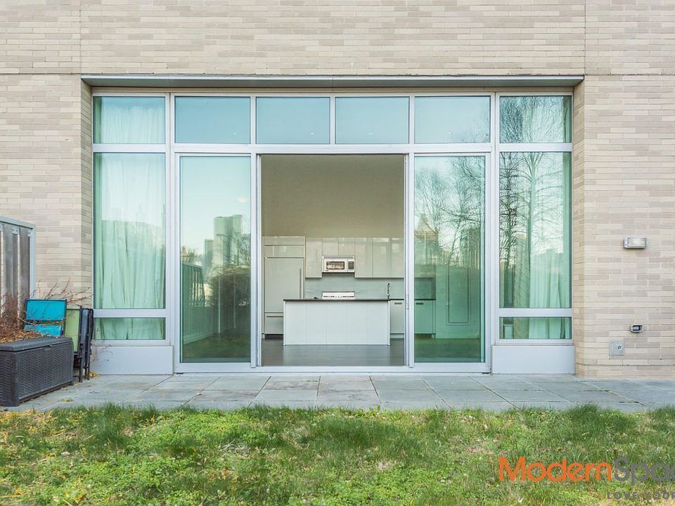 1st image of 4630 Center Blvd APT 107