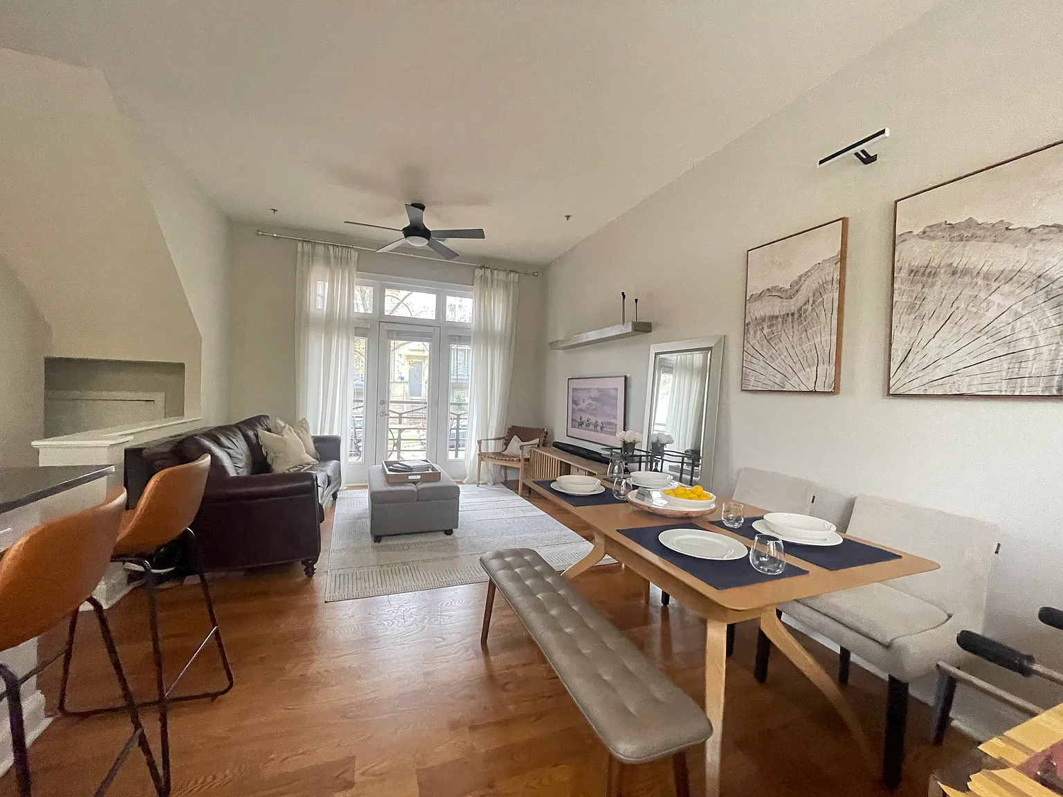 2 bed, 1300 sqft, $3,200 — Photo 2