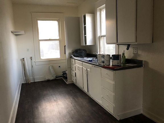 4th image of 903 W Laurel St