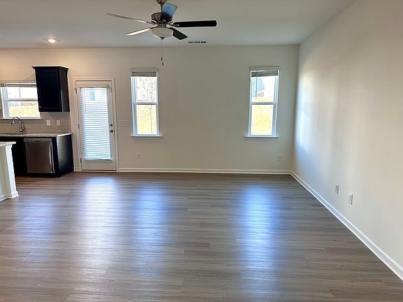 4th image of 43 Briarwood Dr