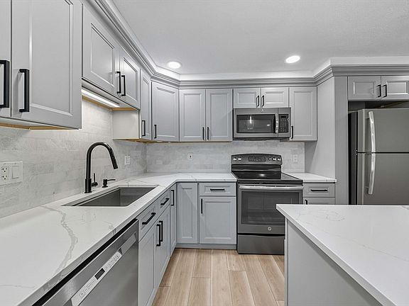 5th image of 56 Coffey St APT 7